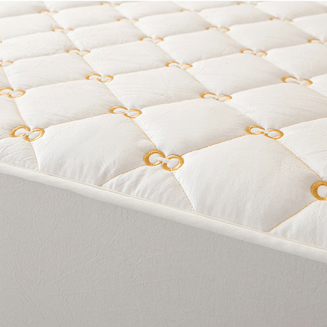 Embroidery Waterproof Mattress Protector for Hot Sleepers