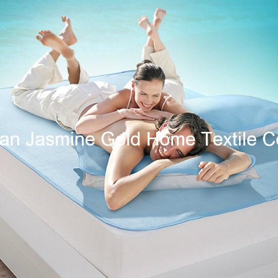 120GSM Cool to The Touch Cooling Fabric with TPU Waterproof Mattress Protector